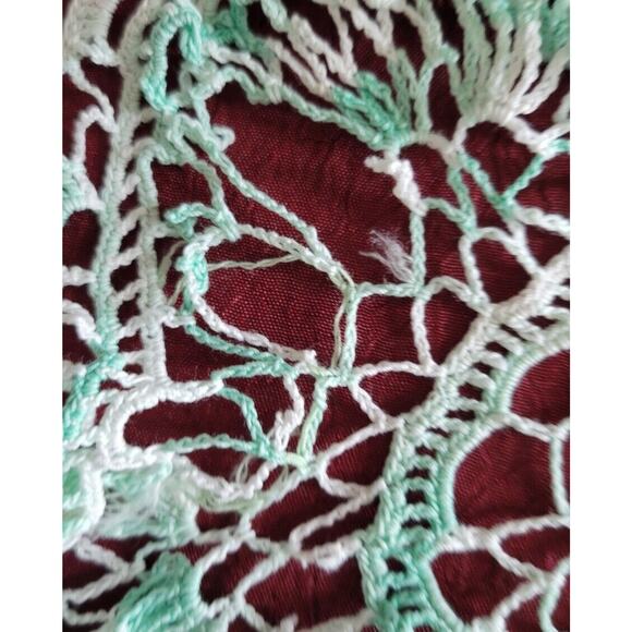 LOT OF 3 - 10 IN HANDMADE, ROUND RUFFLED DOILIES - Picture 5 of 9